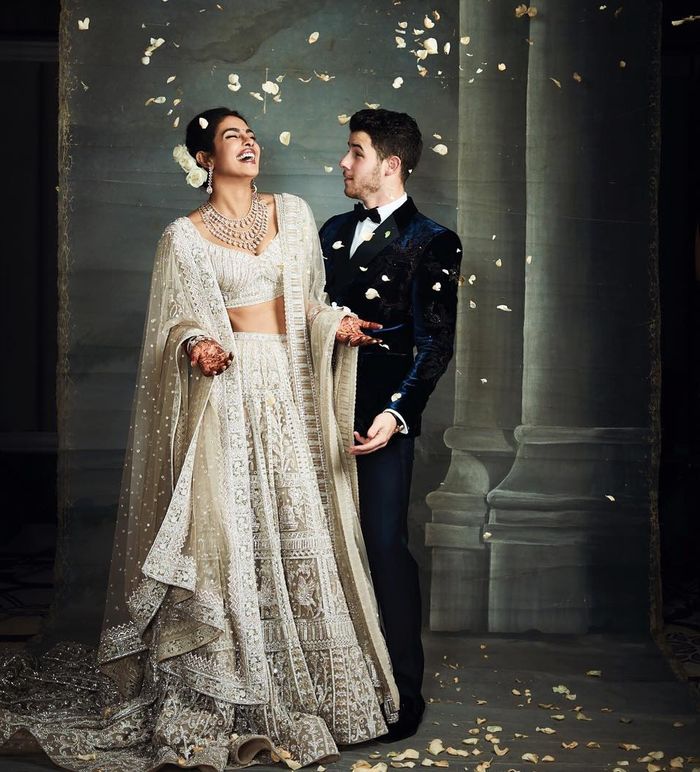 Gaun pernikahan Priyanka Chopra habiskan waktu pembuatan 12.000 jam