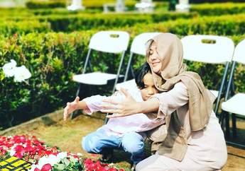Rela Batalkan Acara Tahlilan 40 Hari Berpulangnya Ashraf Sinclair Demi Kurangi Persebaran Corona, BCL Ikhlas: Teman dan Keluarga Diharapkan Membaca Yasin di Kediaman Masing-masing...