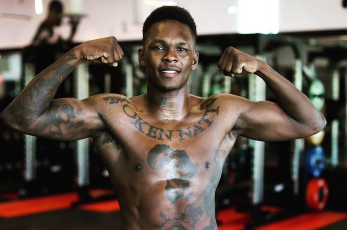 Juara kelas menengah UFC, Israel Adesanya.