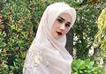 Intip Potret Cantik Mulan Jameela dengan Riasan Flawless Saat Akan Dilantik Jadi Anggota DPR