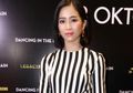 Mengintip Harga Fantastis Sandal Teplek Branded Hermes yang Dipakai Bunga Zainal Saat Liburan di Kapal Pesiar Mewah