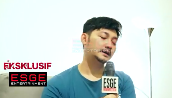 Angga Wijaya nangis sesenggukan karena malu tak bisa menafkahi Dewi Perssik.