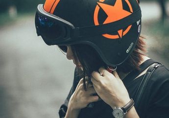 Kelamaan Pakai Helm Saat Naik Motor Bikin Masalah Rambut, Ini Penyebabnya