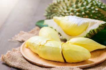 4 Arti Mimpi Makan Durian Menurut Primbon Jawa Yang Ternyata Bukan Bunga Tidur Biasa Pertanda Rezeki Atau Justru Sebaliknya 4 Arti Mimpi Makan Durian Menurut Primbon Jawa Yang Ternyata Bukan Bunga Tidur Biasa Pertanda Rezeki Atau Justru Sebaliknya