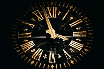 Arti Mimpi Jam Erat Kaitannya Dengan Rasa Kecemasan, Namun Bisa Juga  Menyangkut Tentang Pemberian Penghargaan Atau Warisan!