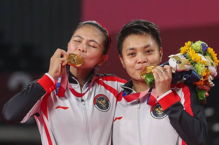 Greysia Polii dan Apriyani Rahayu Sabet Emas di Olimpiade Tokyo 2020, Intip Outfit Keduanya Bikin Pangling Tanpa Jersey Bulutangkis!