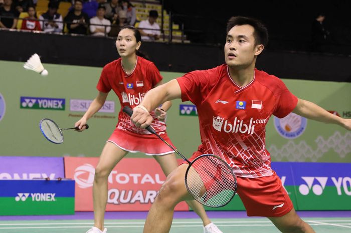 Hafiz Faizal/Gloria Emanuelle Widjaja saat tampil pada babak perempat final Hong Kong Open 2019 di Hong Kong Coliseum, Hong Kong, Jumat (15/11 2019).