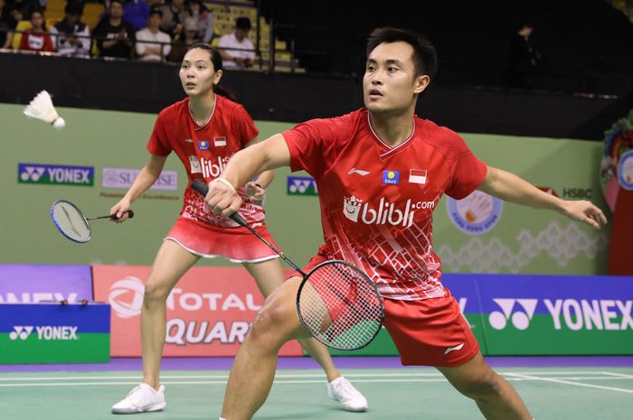 Hafiz Faizal/Gloria Emanuelle Widjaja saat tampil pada babak perempat final Hong Kong Open 2019 di Hong Kong Coliseum, Hong Kong, Jumat (15/11 2019).