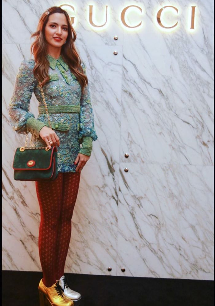 Sepatu Gucci yang dipakai Nia Ramadhani setara dengan harga satu motor