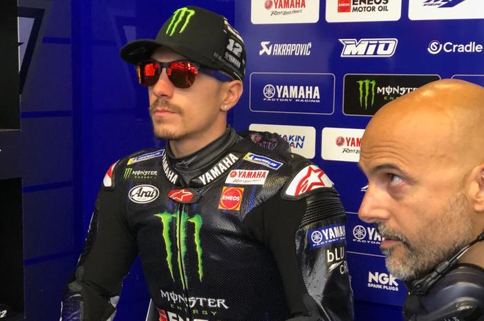 Maverick Vinales ketika bersama dengan kepala krunya yaitu Esteban Garcia pada MotoGP Prancis 2019.