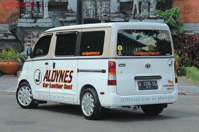 Download Gambar Stiker  Mobil Grand  Max  RIchi Mobil
