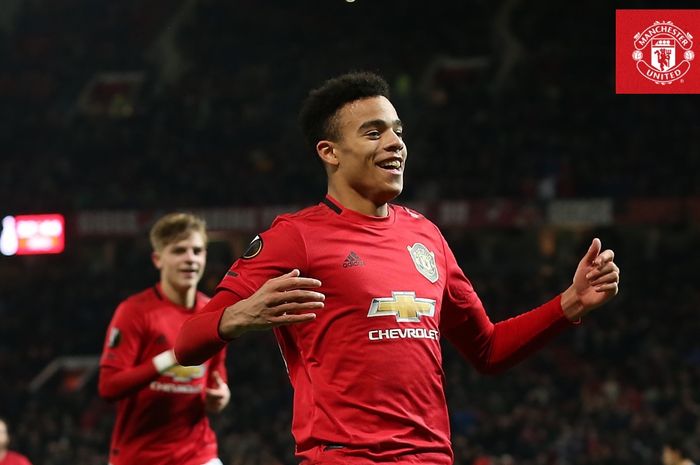 Penyerang Manchester United, Mason Greenwood, merayakan gol yang dicetak ke gawang AZ Alkmaar dalam laga Grup L Liga Europa di Stadion Old Trafford, Kamis (12/12/2019).