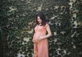 Tetap Fashionable Meski Sedang Hamil, Ini Tips Memilih Outfit Agar Moms Terlihat Langsing dan Modis