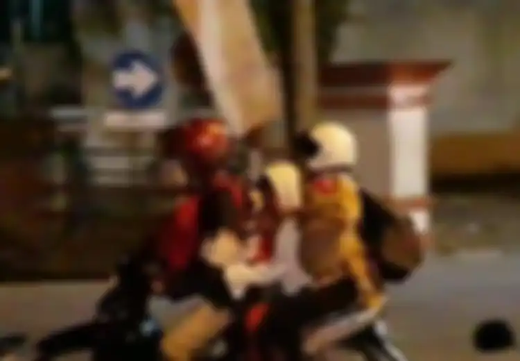 Kisah Pemudik: Gunakan 1 Motor Tua  Untuk Mengangkut Lima Orang, Keluarga Ini Tempuh Perjalanan 428 Kilometer