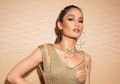 Kembali Berkarir di Indonesia, Cinta Laura Tampil Seksi dengan Baju Robek Pamer Lekuk Tubuh, Netizen: Mirip Angelina Jolie!