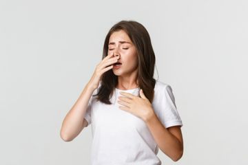 Bersin adalah cara tubuh mengeluarkan mikrooganisme yang mengiritasi hidung atau tenggorokan.