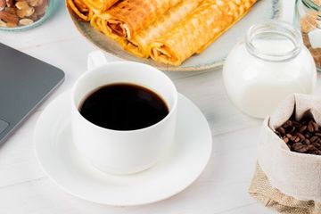 Minum Kopi dan Makan Gorengan Bersamaan, Apa Dampaknya untuk Tubuh?