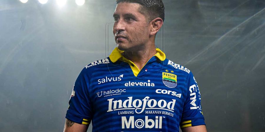 Ditinggal Sang Nenek, Esteban Vizcarra Absen Latihan Bersama Persib