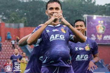 Hasil Liga 1 - Diwarnai Hujan Deras dan Mati Lampu di Ruang Ganti, Persik Kediri Menangi Derbi Jatim atas Madura United - Semua Halaman - Bolasport | Arenanews-1