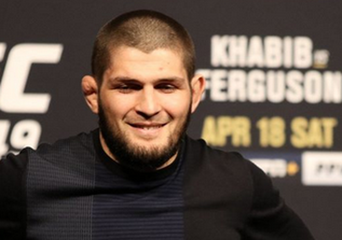 Berkarier di tarung UFC dan MMA selama 12 tahun, Khabib Nurmagomedov rupanya punya tiga teknik favorit untuk kalahkan lawannya.