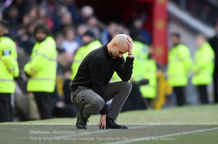 Ekspresi pelatih Manchester City, Pep Guardiola, saat timnya kebobolan untuk kedua kali oleh Manchester Untied pada laga pekan ke-29 Liga Inggris 2019-2020, Minggu (8/3/2020).