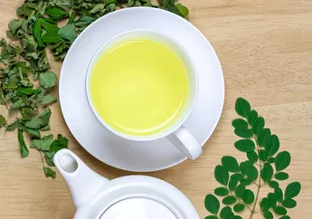 Coba Deh Rutin Minum Teh Daun Kelor, Ini 5 Khasiatnya Buat Kesehatan!