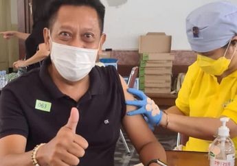 Foto Tukul Arwana Divaksin Ramai Dibahas, Ahli Ungkap Fakta Beberapa Vaksin Covid-19 Picu Pembekuan Darah