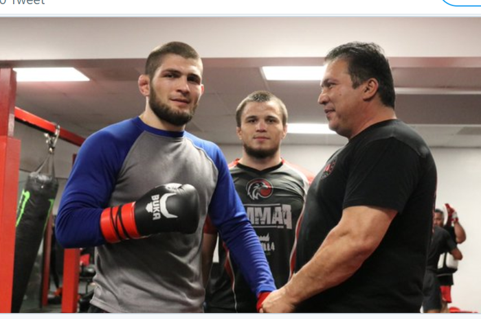 Javier Mendez (kanan), pelatih legenda UFC, Khabib Nurmagomedov dan raja kelas ringan Islam Makhachev menjagokan Khamzat Chimaev kalahkan Israel Adesanya maupun Alex Pereira.