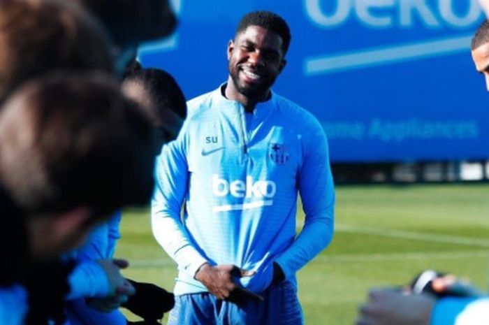 Samuel Umtiti dikabarkan pulih dari cedera dan kembali berlatih bersama skuat Barcelona karena ingin menghadapi mantan klubnya, Lyon.