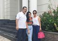 Unggah Foto Bersama Keluarga saat Rayakan Idul Adha, Sandal Nyentrik Mayangsari Jadi Sorotan, Harganya Bikin Melongo!