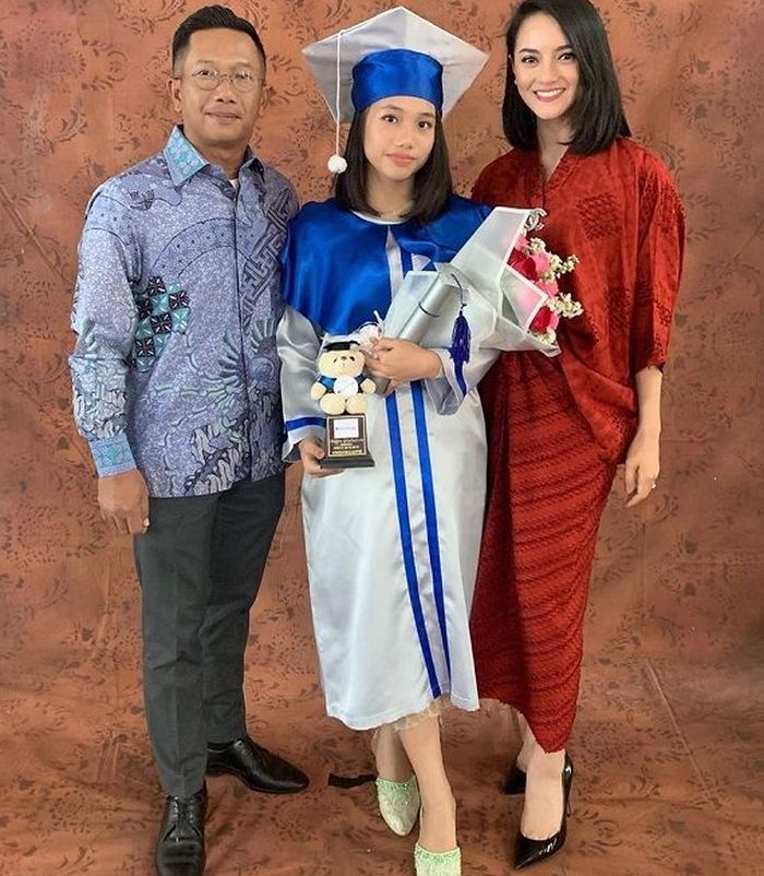 Edwin Abeng, Salsabila Abeng dan Ririn Ekawati