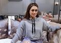 Masih Jadi Istri Sah Stefan William, Celine Evangelista Enteng Pamer Pose Mesra Nyender di Dada Host Ternama Ini, Ibu 4 Anak Ini Auto Banjir Hujatan Netizen Indonesia