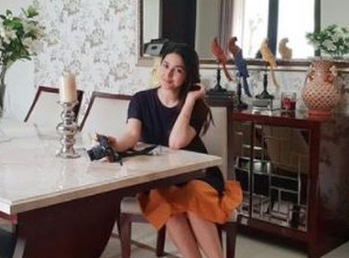ruang makan elegan milik Nabila Syakieb