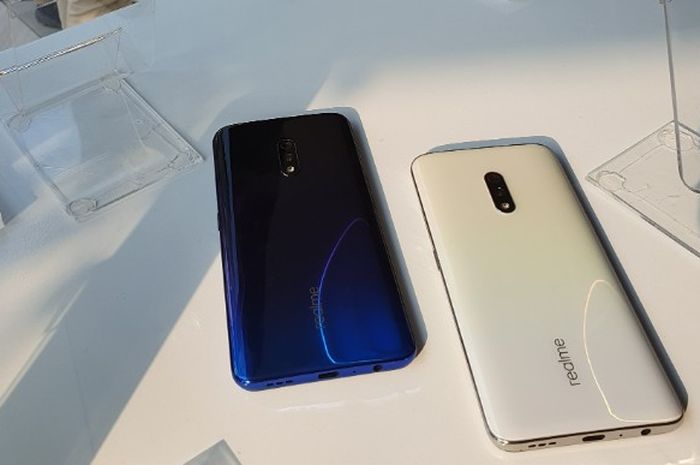 Dua warna Realme X