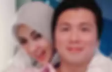 Syahrini dan Reino Barack