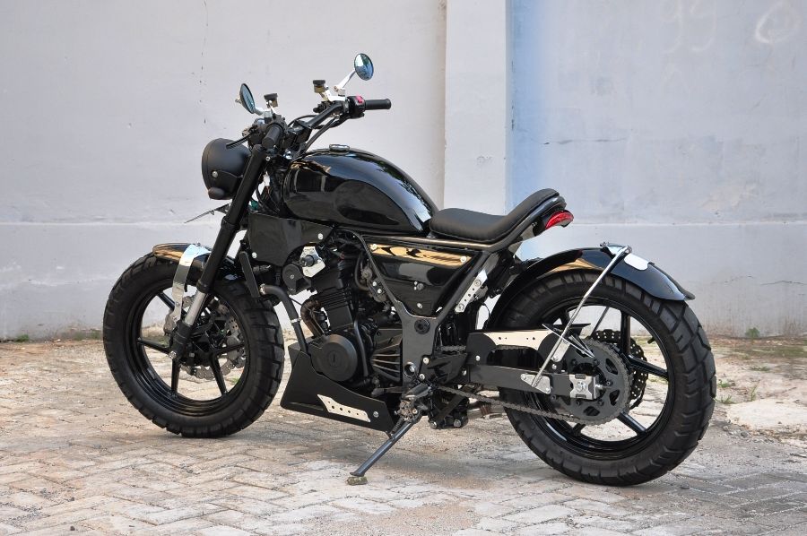 Modifikasi Kawasaki Ninja 250 Jadi Bobber Awalnya Terbengkalai