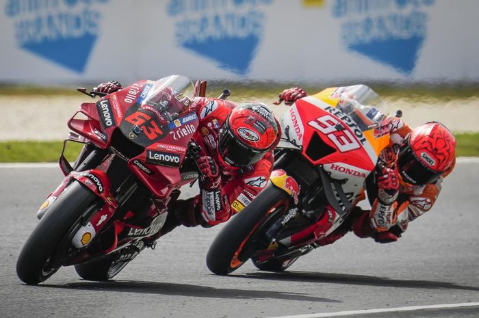 Pembalap Repsol Honda, Marc Marquez, sedang dalam proses pengejaran terhadap jagoan Ducati, Francesco Bagnaia