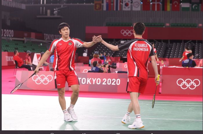 Pasangan ganda putra Indonesia, Marcus Gideon (kiri) dan Kevin Sanjaya (kanan).