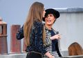 Penyusup Masuk di Paris Fashion Week, Gigi Hadid Cegat Hingga Turun Panggung