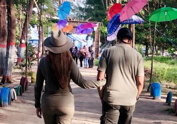 Putar Balik Nikahi Mantan Usai Suami Meninggal, Pasangan Selebriti Ini Tetap Adem Ayem Setelah 18 Tahun Menikah hingga Rela Santap Makanan Merakyat Ini Sepiring Berdua