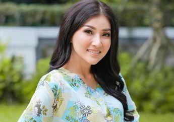 Suaminya jadi Boss Restoran Terkenal, Sarwendah Kepergok Bawa Tas Mahal saat Antar Anak Angkatnya ke Sekolah, Harganya Gak Main-main!