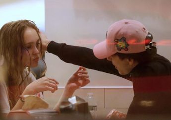 Anak Johnny Depp, Lily-Rose, Jadian dengan Aktor Nominasi Oscar!