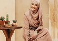 Meski Biasa Tampil Syar'i, Kini Zaskia Sungkar Pakai Hijab Lilit Saat Foto Bareng Luna Maya Justru Jadi Sorotan