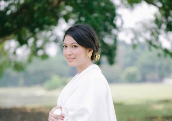 Jadi Mantu Orang Nomor 1 di Indonesia, Selvi Ananda Curi Perhatian Saat Ambil Rapor Jan Ethes, Penampilannya Kenakan Kalung Mutiara Jadi Sorotan