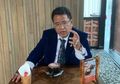 Rutin Minum Air Rebusan Air Akar Bajakah untuk Basmi Virus di Dalam Tubuh, Hotman Paris: 'Saya Dapat dari Cewek Cantik'