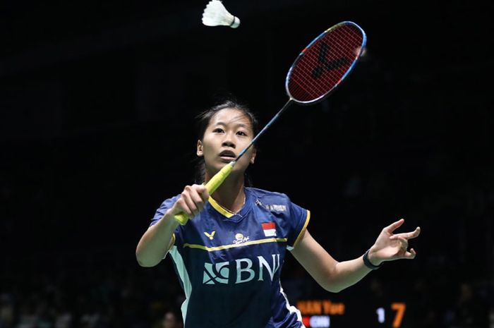 Tunggal putri Indonesia, Putri Kusuma Wardani saat tampil pada babak 32 besar Malaysia Open 2024 di Axiata Arena, Kuala Lumpur, Malaysia, Selasa (9/1/2024).
