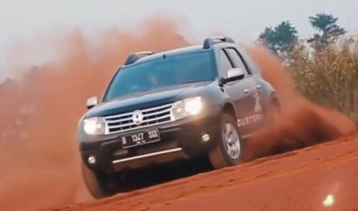 lustrasi Renault Duster