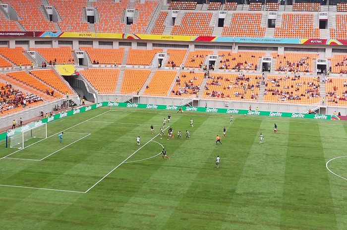 Suasana pertandingan antara timnas U-17 Prancis vs timnas U-17 Burkina Faso di Jakarta International Stadium, Minggu (12/11/2023).