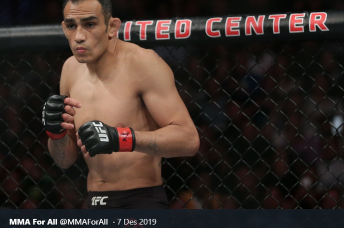 Petarung UFC asal Amerika Serikat, Tony Ferguson, saat beraksi di octagon.