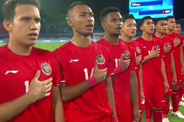 Skuad Timnas U-24 Indonesia dalam laga melawan Kirgistan di Asian Games 2022.